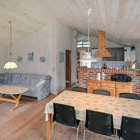 Fantastiskt Hus Med 2 Sovrum I Glesborg Glesborg