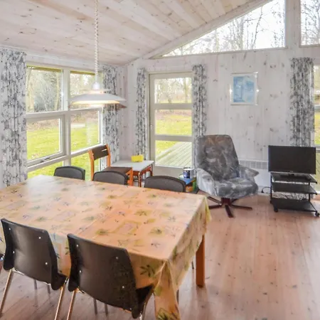 Fantastiskt Hus Med 2 Sovrum I Glesborg Glesborg